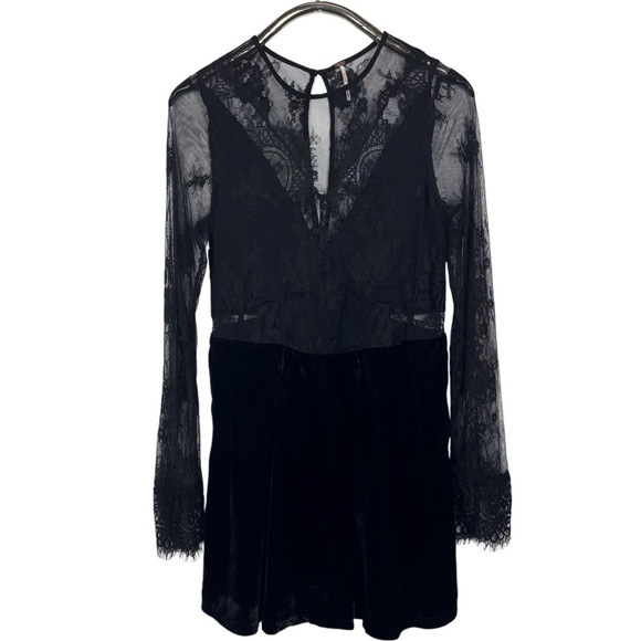 FREE PEOPLE MARLIE BLACK SHEER LACE LONG SLEEVE WHIMSIGOTH VELVET MINI DRESS - Picture 4 of 15